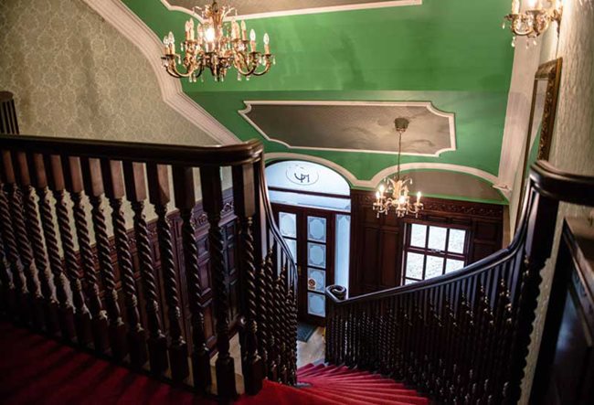 Creeve House Inn staircase