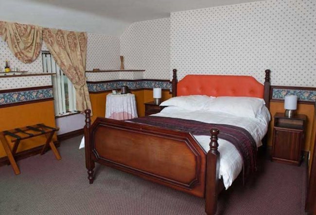 Creeve House Inn bedroom