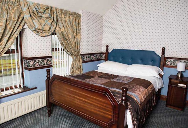 Creeve House Inn bedroom